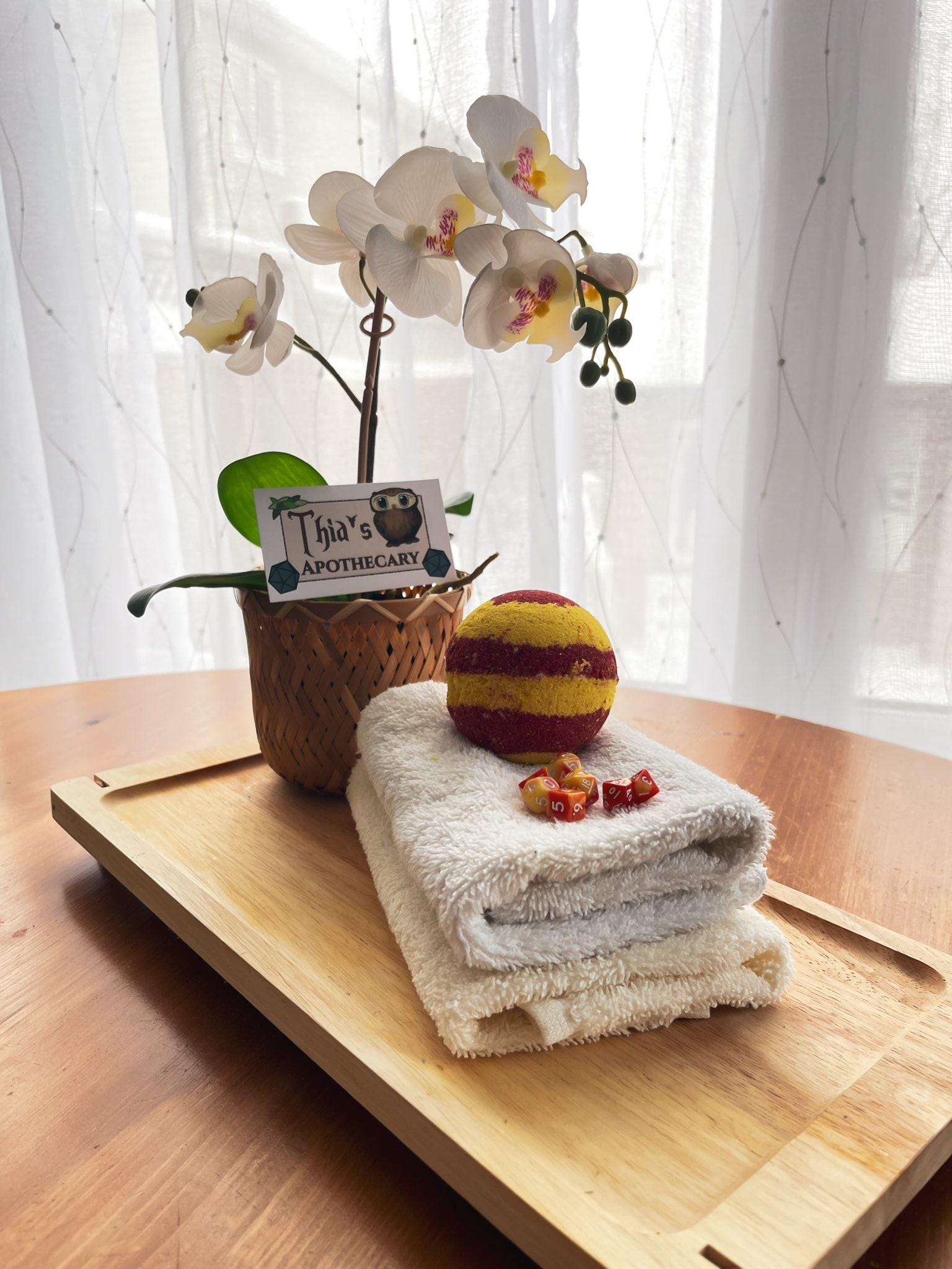 Dice Bath Bomb with Mini Dice Set – RPG Gamer Gift accessories for dnd daggerheart