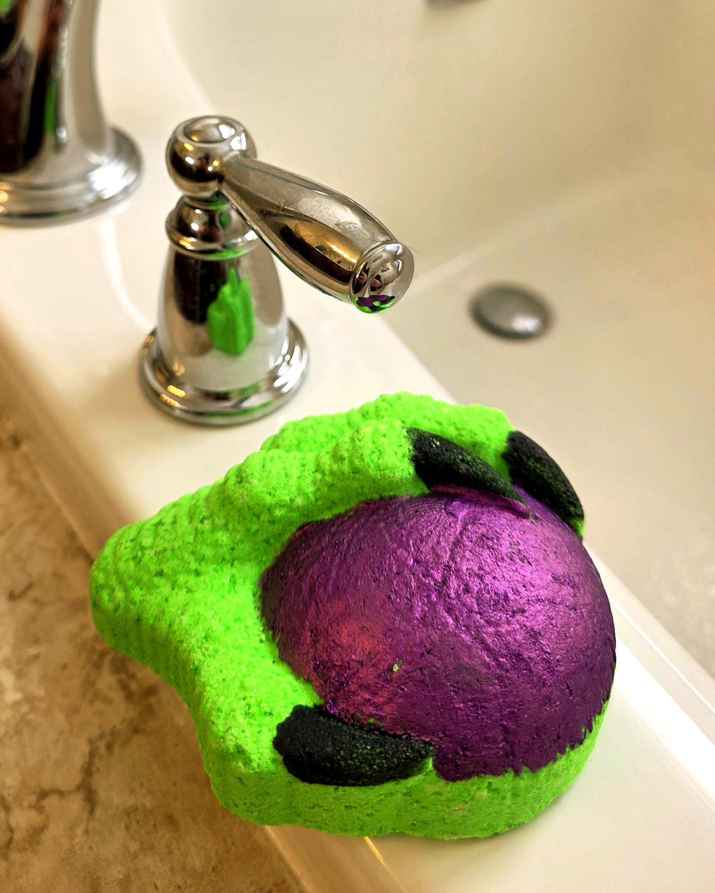 D20 Dice Bath Bomb | Dragon Claw Orb, Gamer Gift