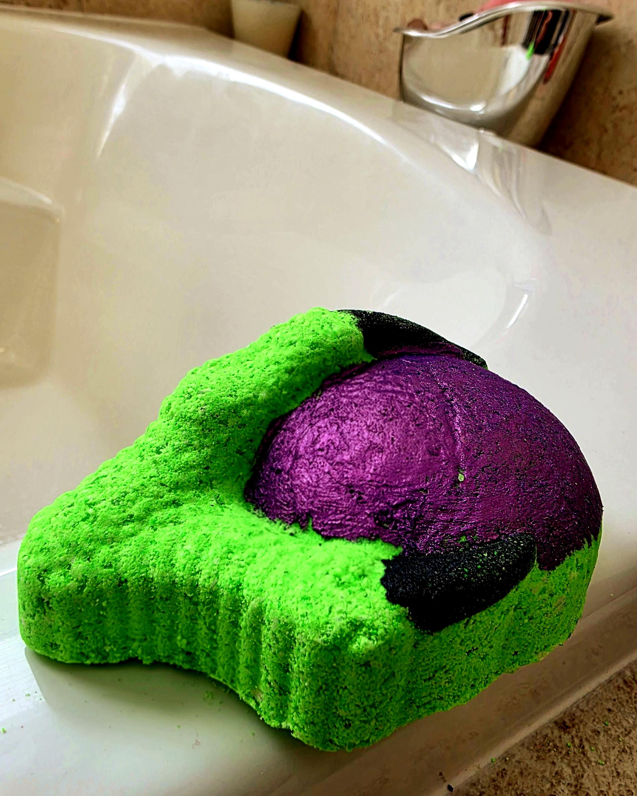 D20 Dice Bath Bomb | Dragon Claw Orb, Gamer Gift