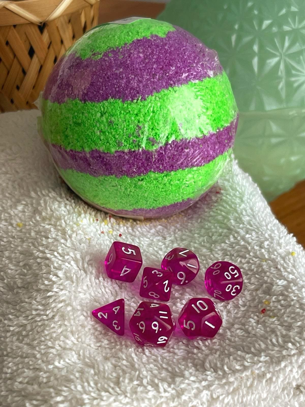 Dice Bath Bomb with Mini Dice Set – RPG Gamer Gift accessories for dnd daggerheart