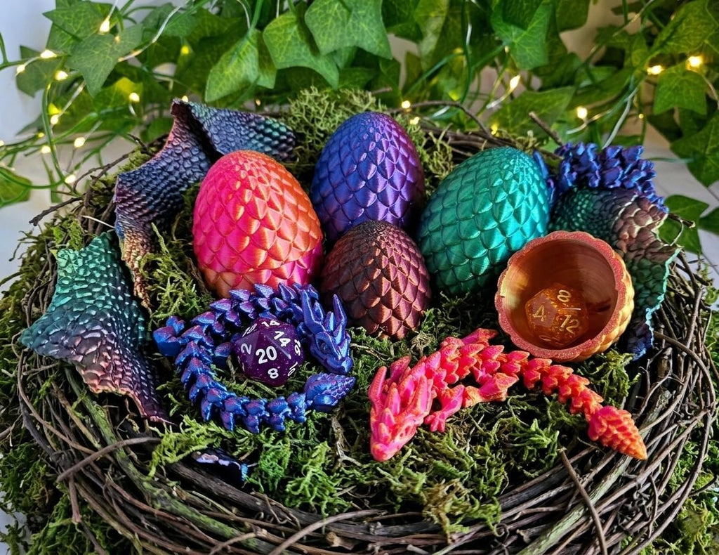 Dragon Egg Dice Vault – Articulated Fidget Toy, Dual-Tone Iridescent Filament